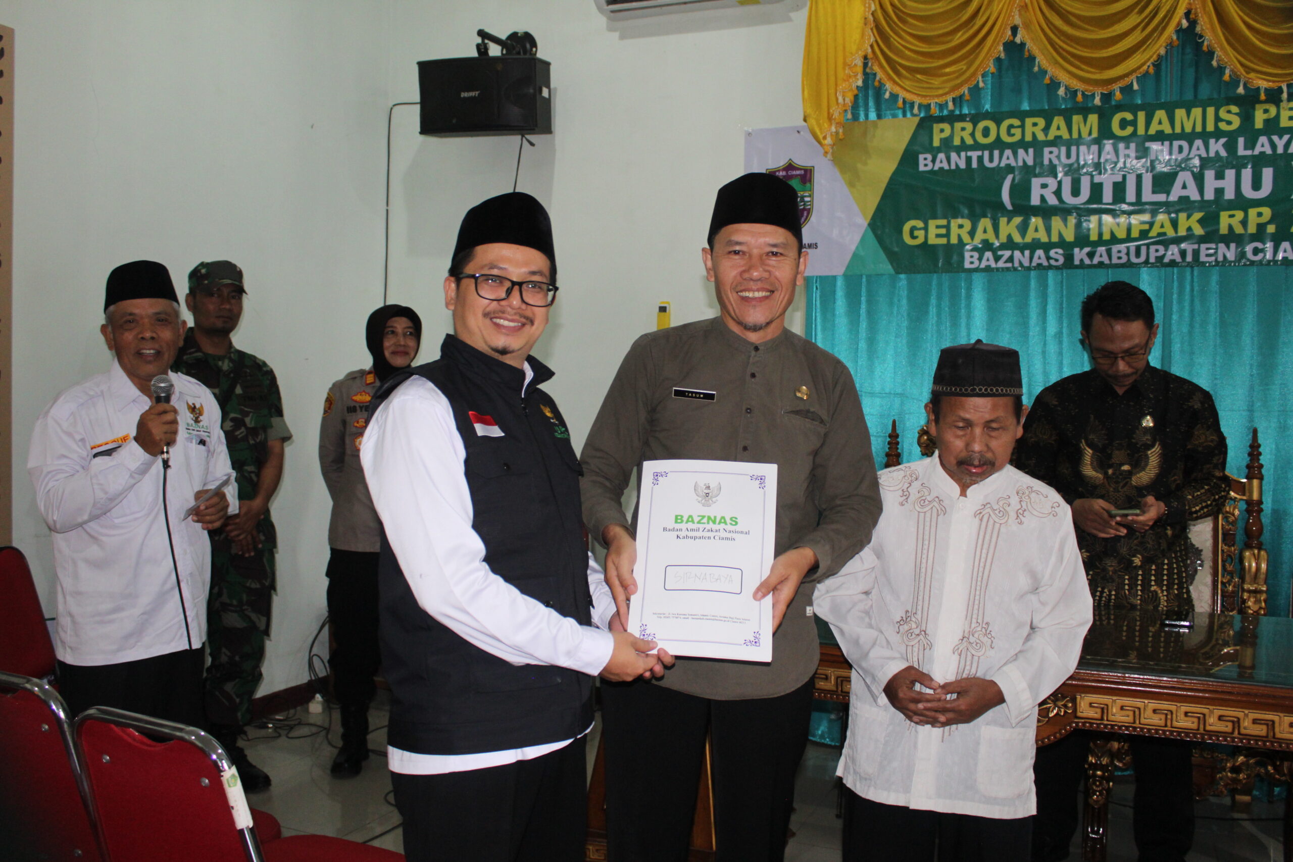 Program Ciamis Peduli, Bapak Sohib Dapat Bantuan Rutilahu dari Baznas