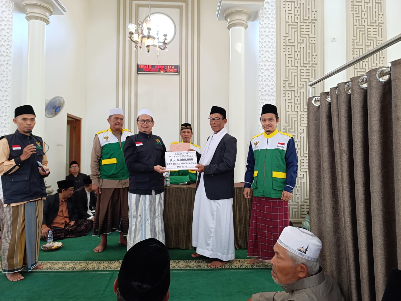 UPZ DESA SIRNABAYA SERAHKAN BEASANTRI